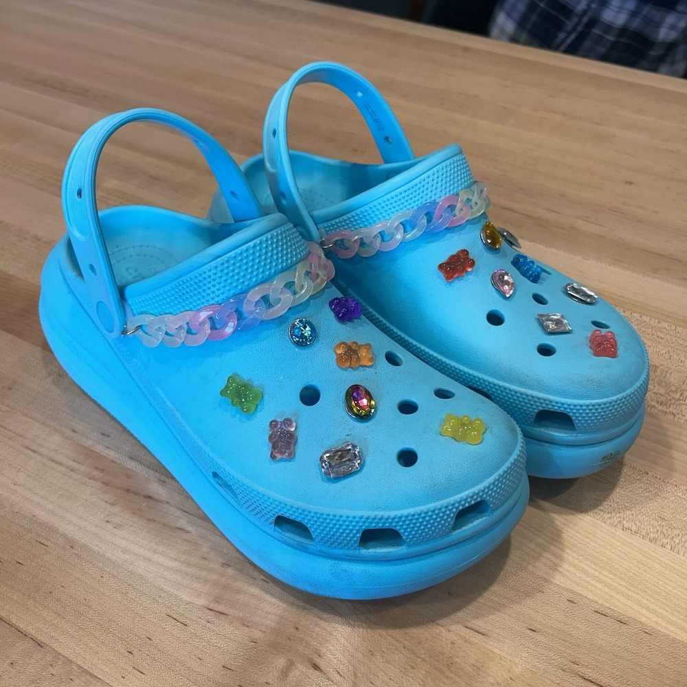 CROCS Bags Platform Clog Sandals With Jibbitz, Women's 12, Men's 10